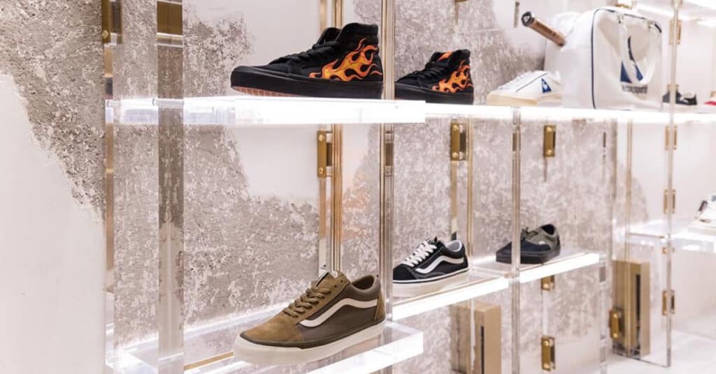 6 insights for lighting in fashion retail to improve the shopper experience